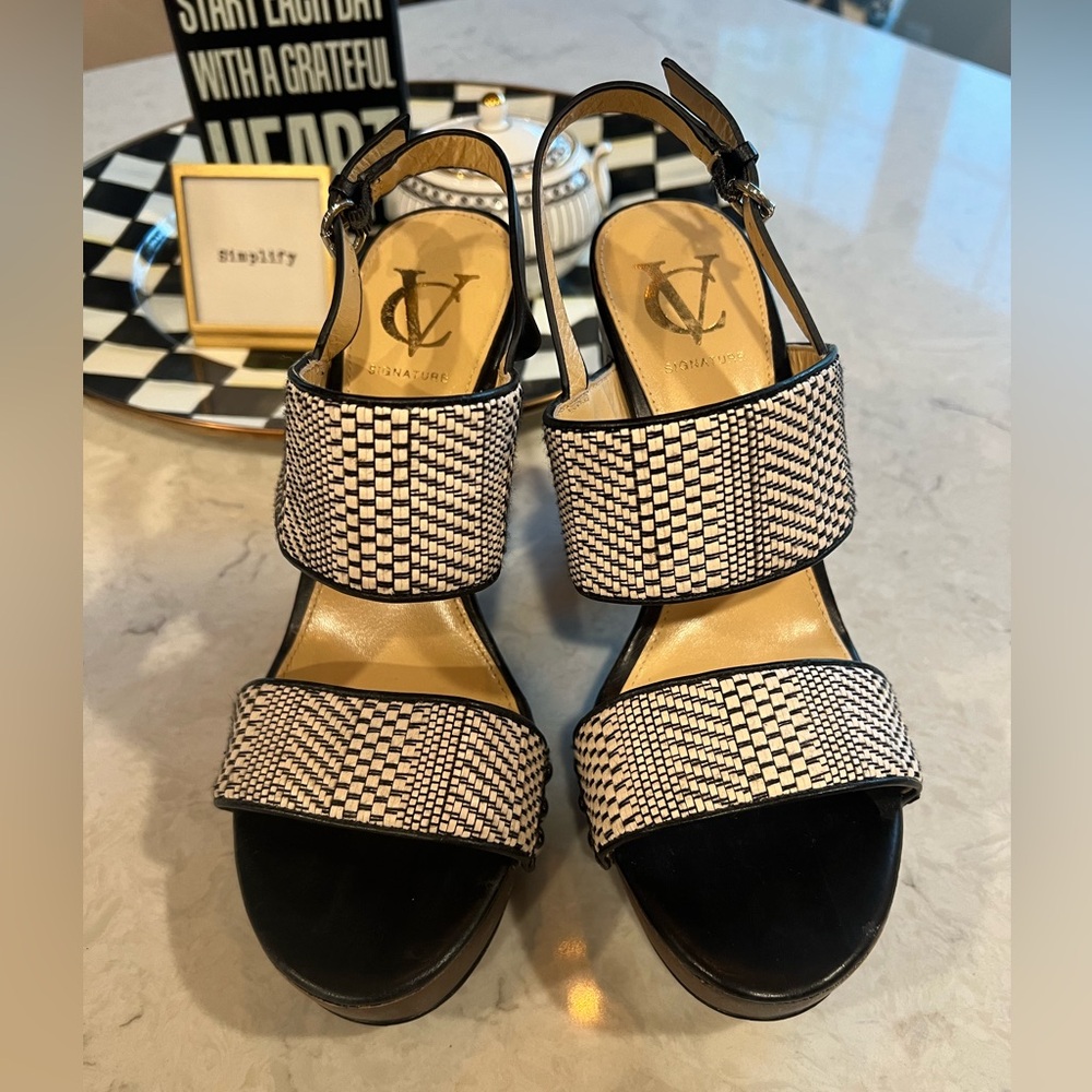 GORGEOUS platform heels cream and black with wood heels 8 EUC